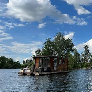 Gemütliches Hausboot Mit Kamin In , Berlin Deutschland